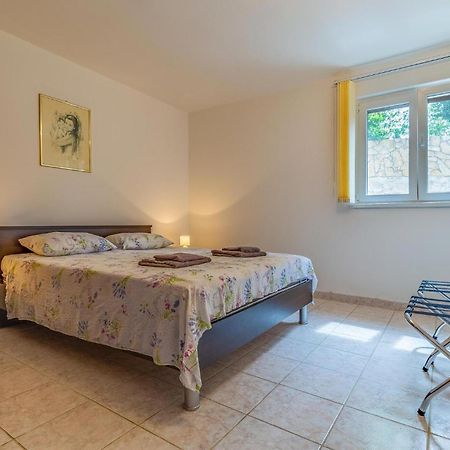 Cozy Apartment In Pula With Kitchen Esterno foto