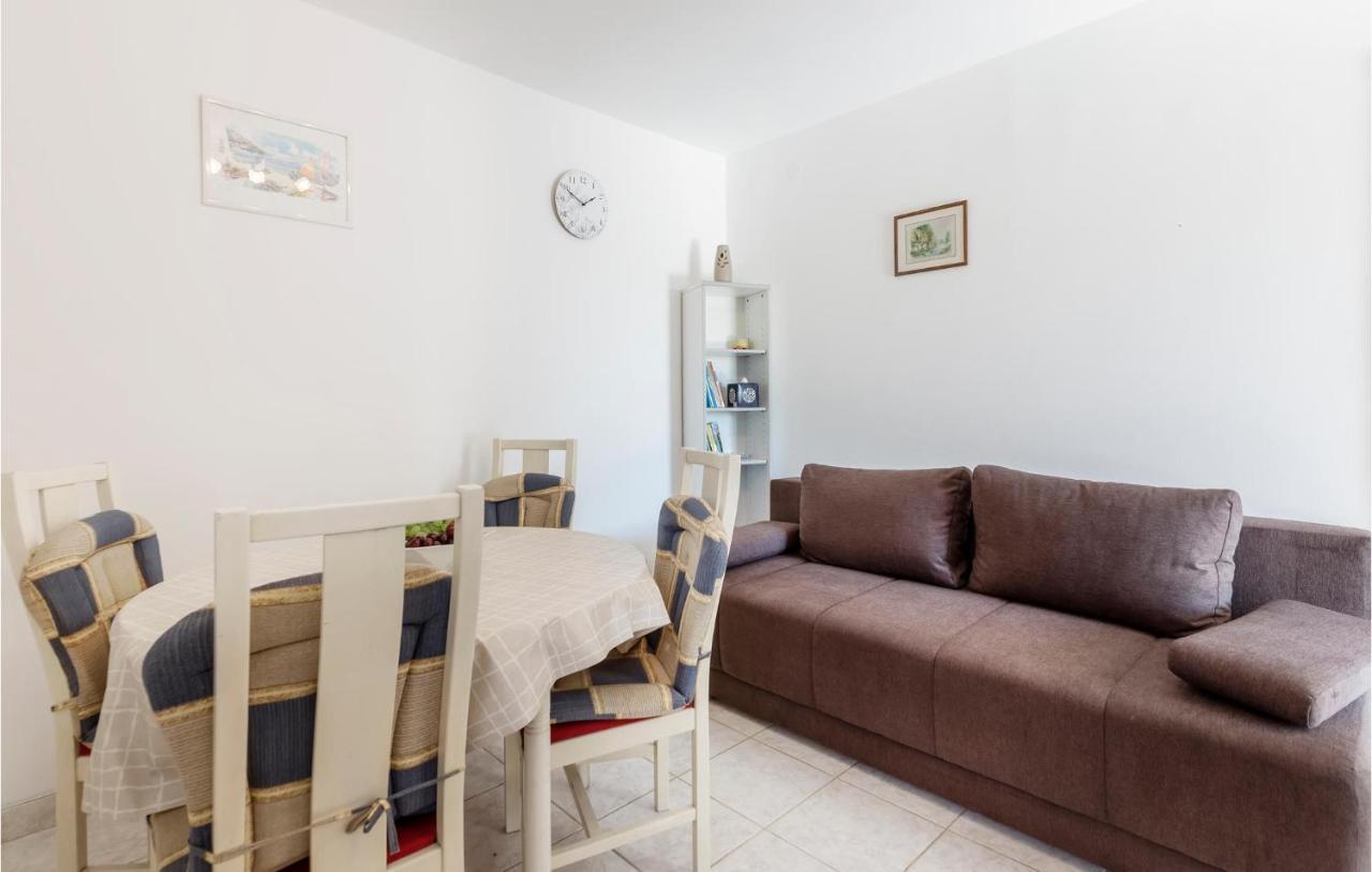 Cozy Apartment In Pula With Kitchen Esterno foto
