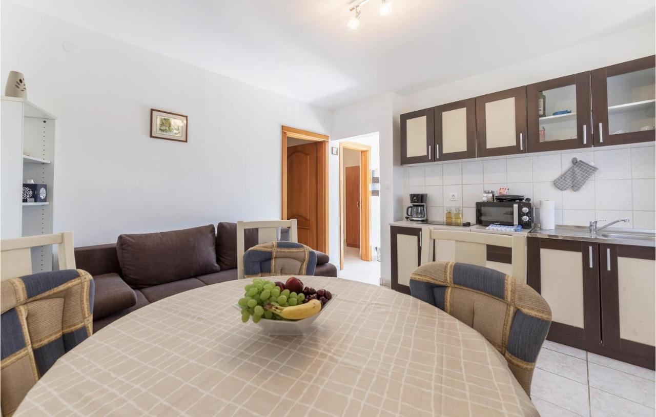 Cozy Apartment In Pula With Kitchen Esterno foto