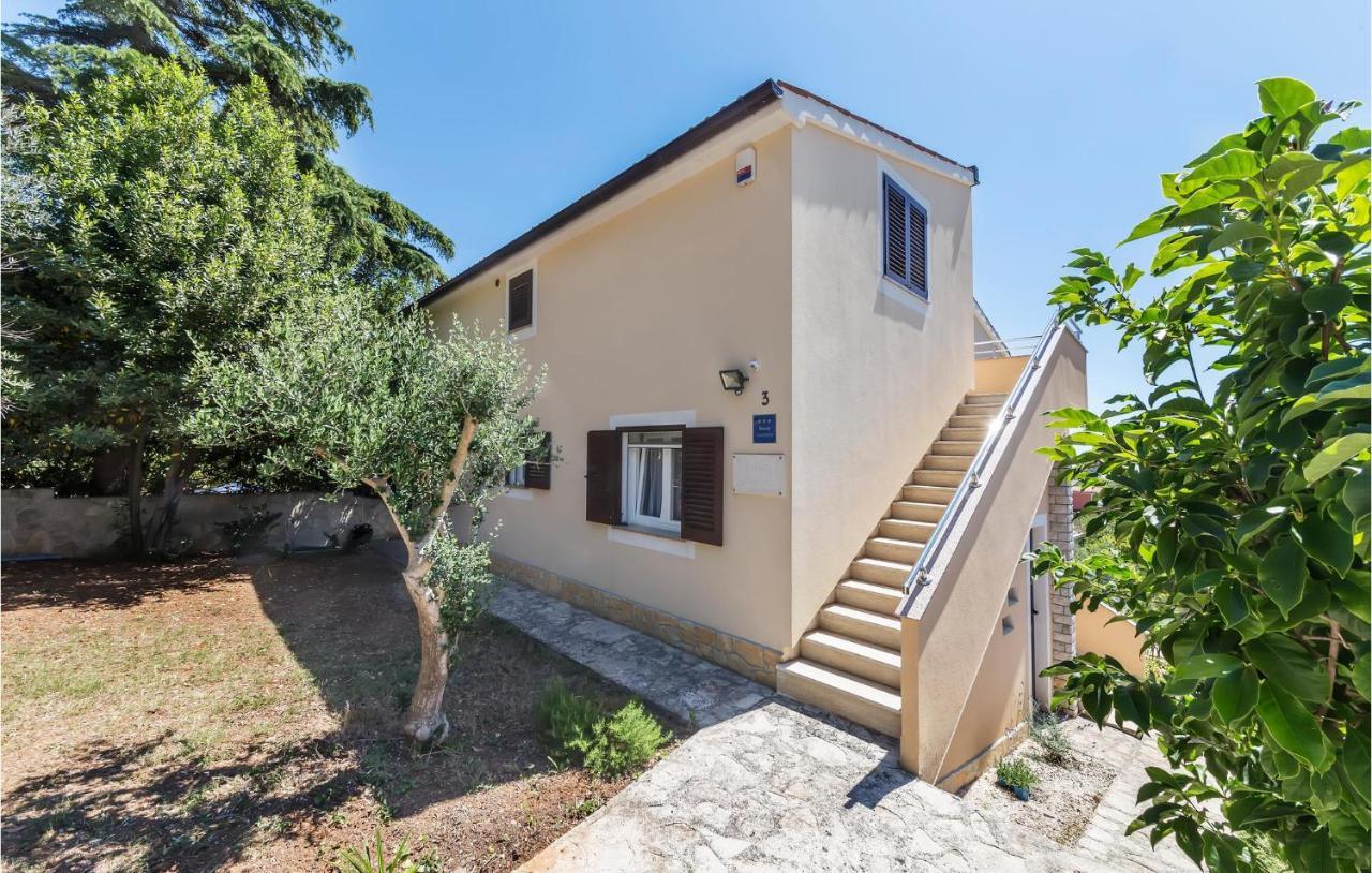 Cozy Apartment In Pula With Kitchen Esterno foto