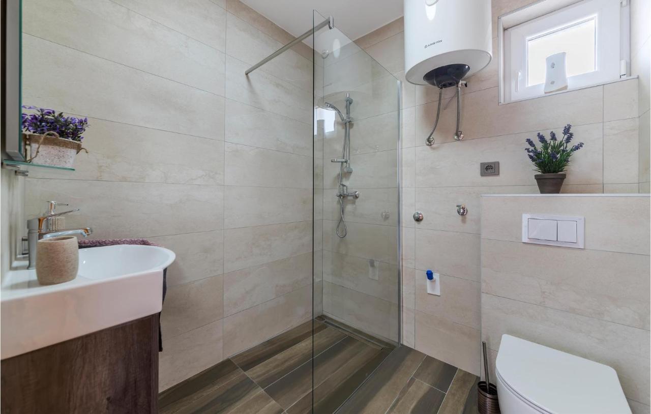 Cozy Apartment In Pula With Kitchen Esterno foto