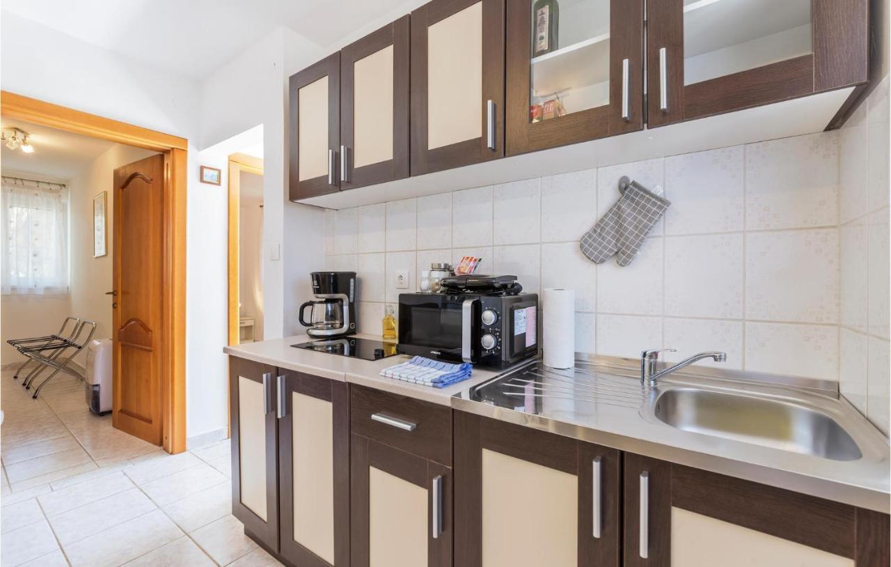 Cozy Apartment In Pula With Kitchen Esterno foto